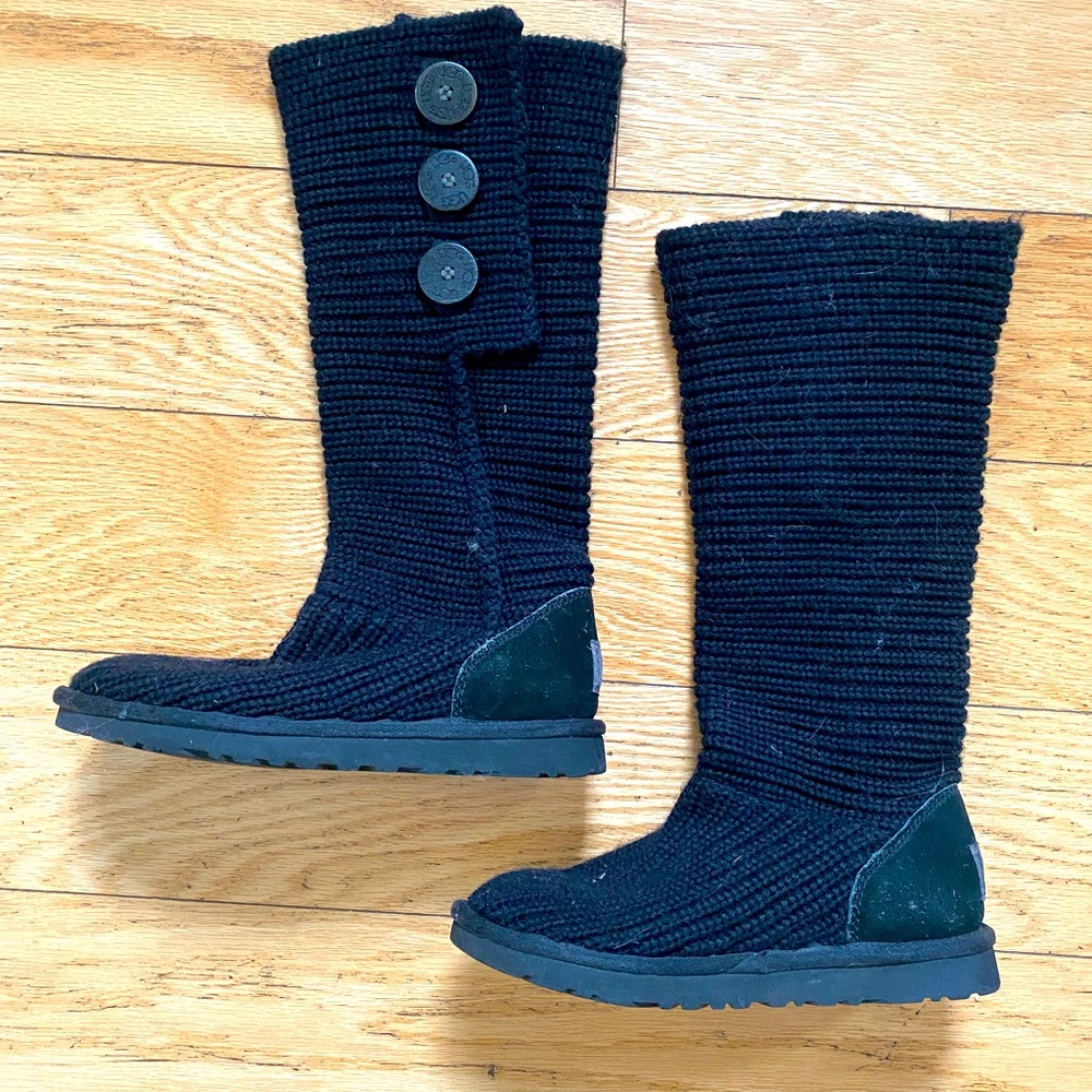 Women’s Ugg Classic Cardy Knit Boots size 6